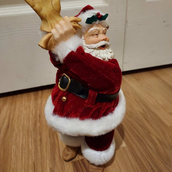 Vintage Hallmark Santa Getting Ready Christmas Eve Decorative Figurine - Picture 12 of 13